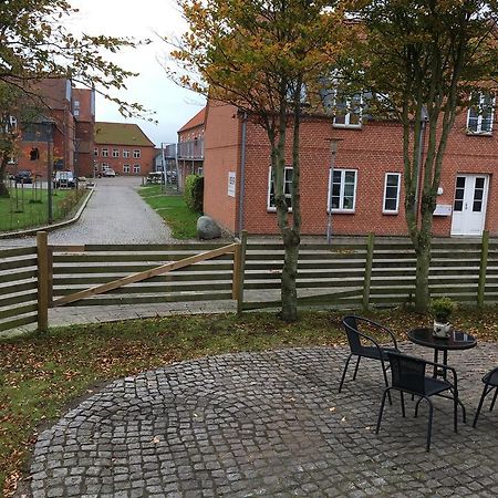 Studio Apartment In Højer Екстериор снимка