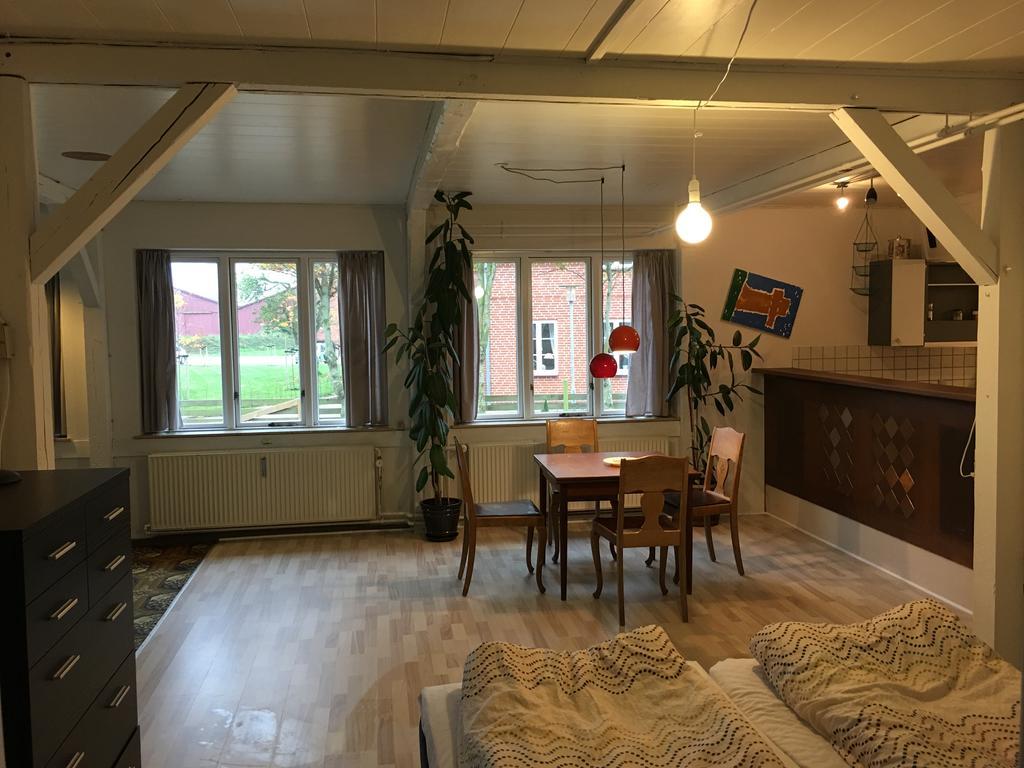 Studio Apartment In Højer Екстериор снимка